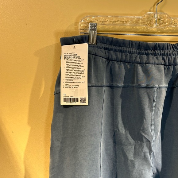 Lululemon Softstreme Straight Leg Crop 24” (14) - Picture 4 of 6